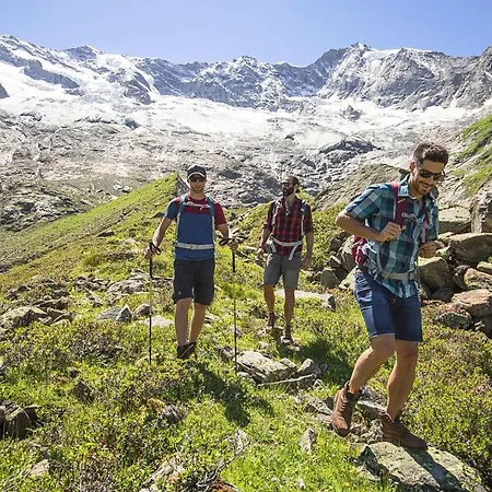 House In Near Waterfalls & Hiking Trails Apartament