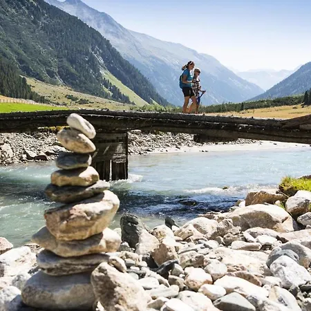 House In Near Waterfalls & Hiking Trails Krimml