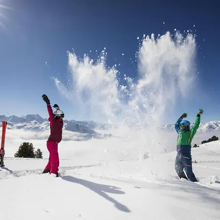 House In Near Waterfalls & Hiking Trails *