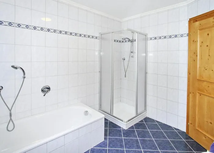 House In Near Waterfalls & Hiking Trails クリムル