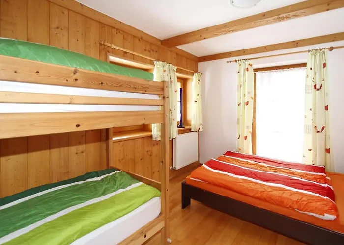 House In Near Waterfalls & Hiking Trails *