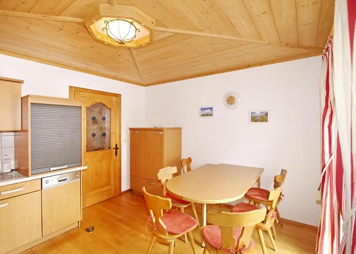 House In Near Waterfalls & Hiking Trails アパート クリムル
